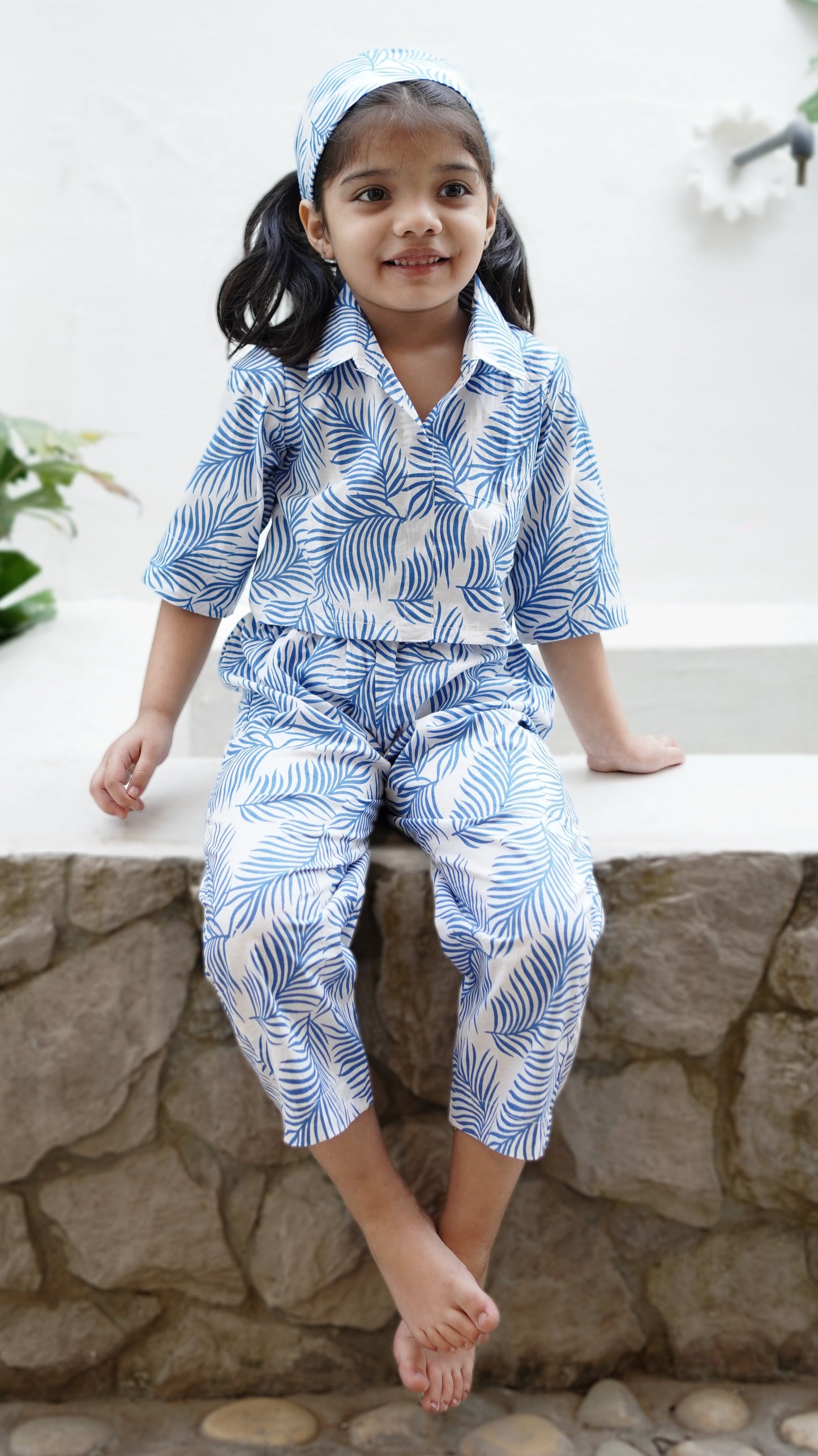 Playful Blue Leaf Set
