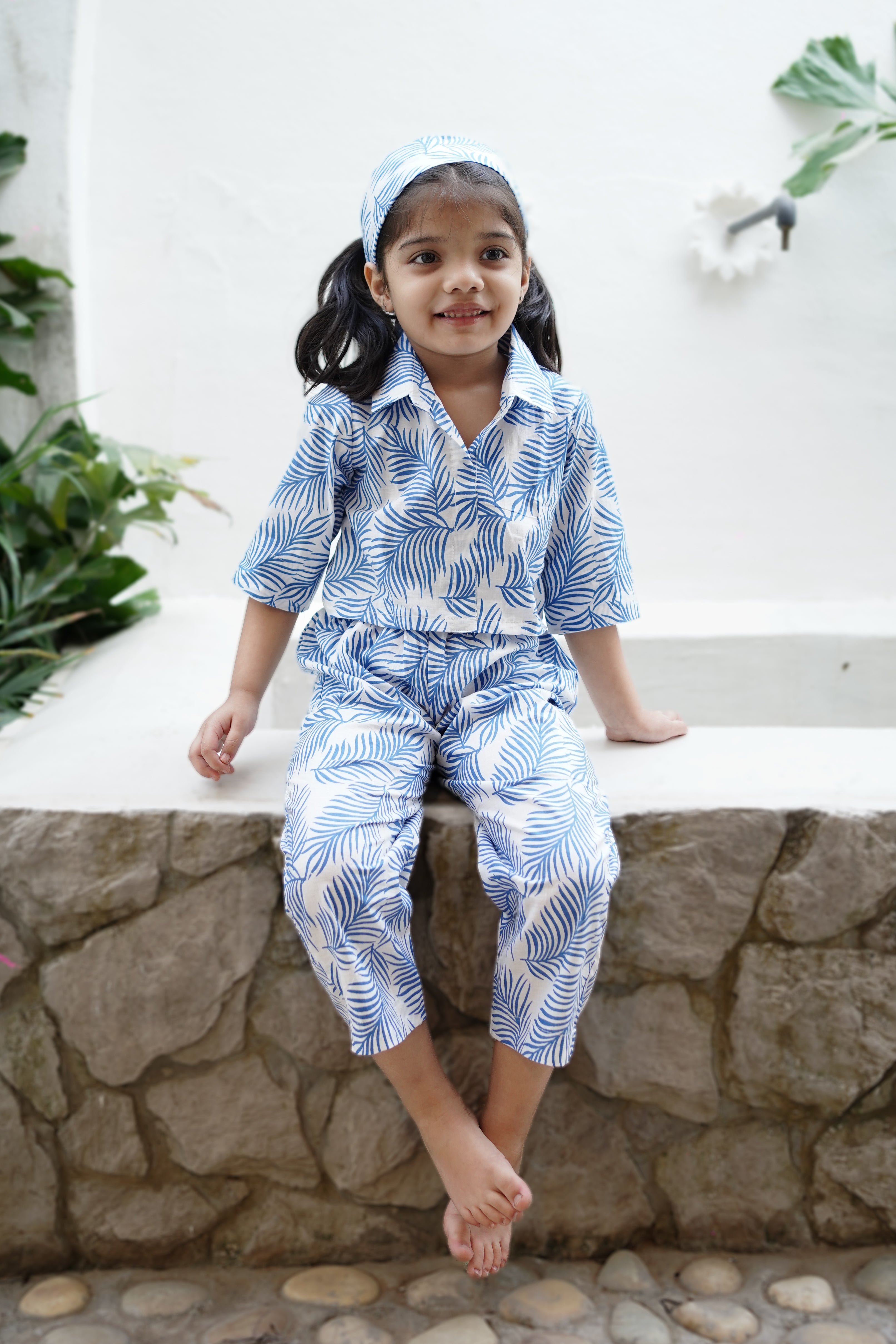 Playful Blue Leaf Set