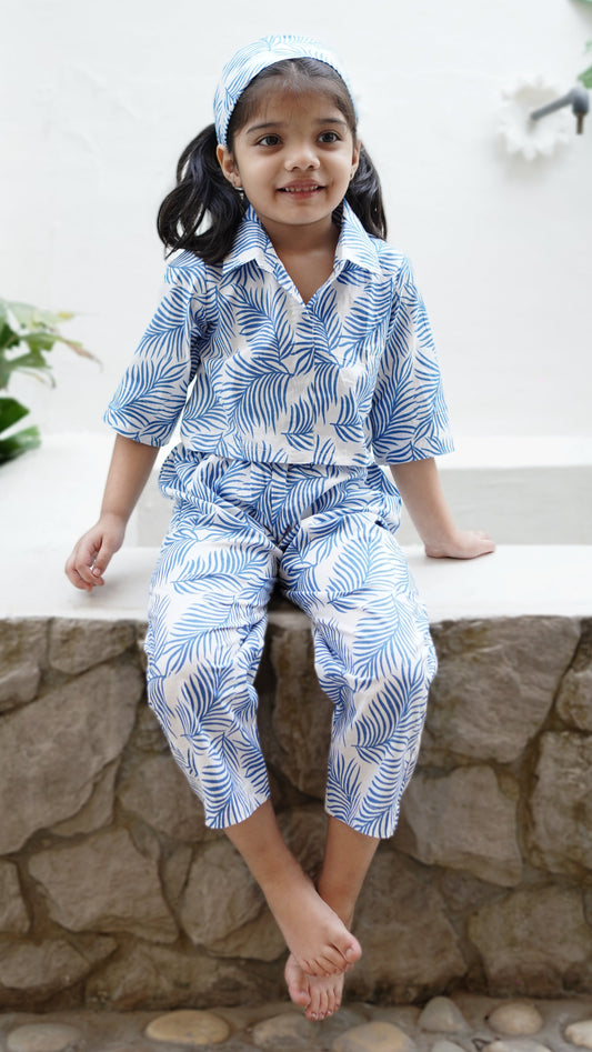 Playful Blue Leaf Set